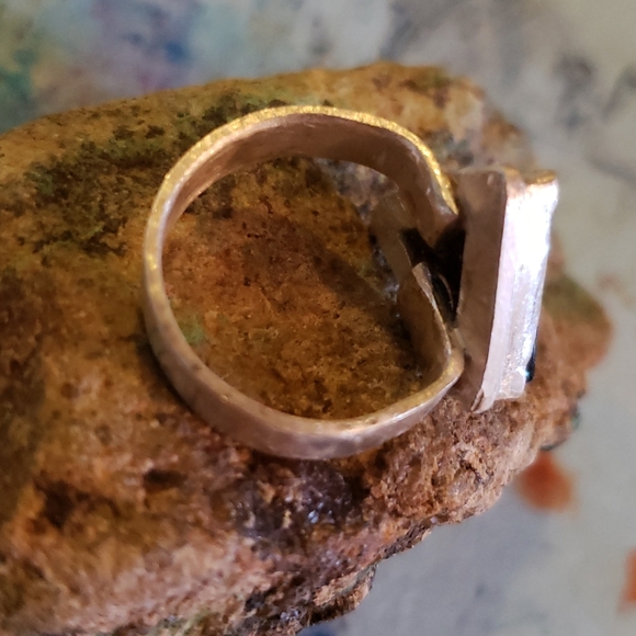 925 Silver Handmade Black Triangle Onyx Ring - Picture 8 of 9